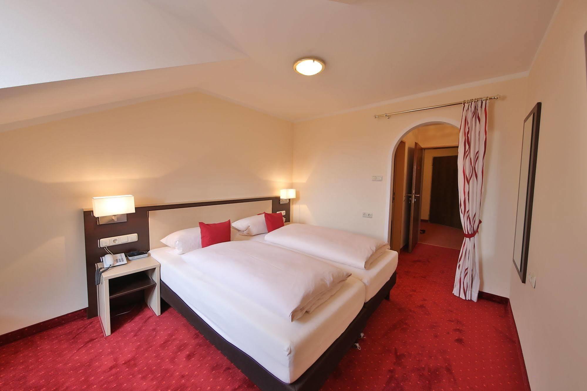 Hotel Bockmaier Oberpframmern Luaran gambar